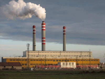 Coal power plant with smokestacks